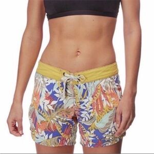 NWT Patagonia Women’s Wavefarer Boardshorts jurassic fern, violet blue 5” sz 16